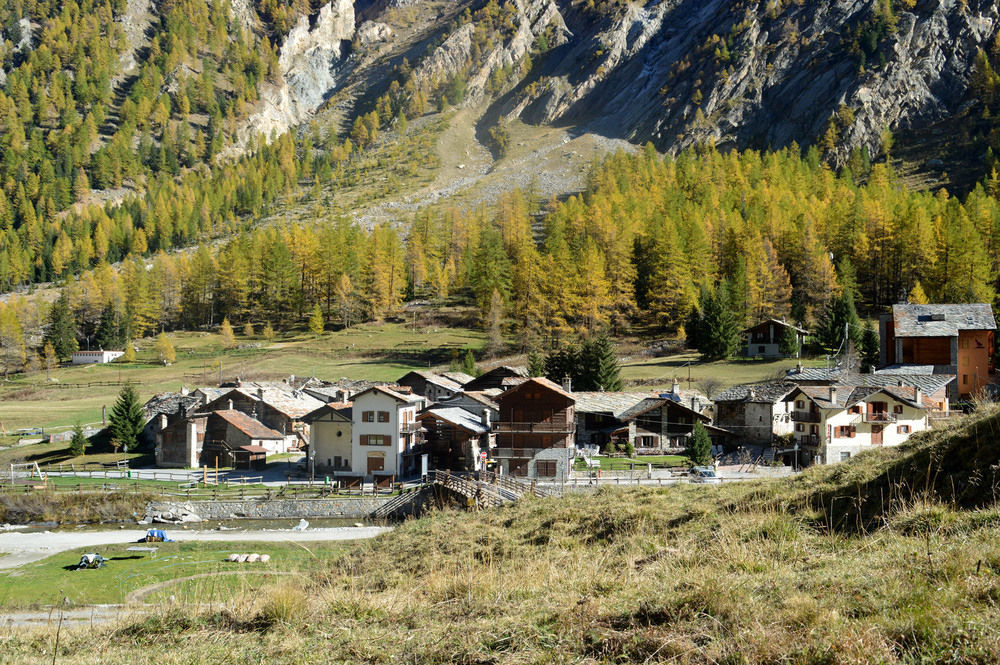 Hotel Petit Dahu - Chambres Et Restaurant Cogne Exterior foto
